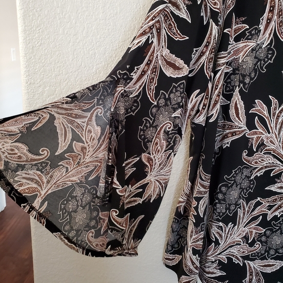 Plus size black floral top by Avenue - Picture 2 of 4